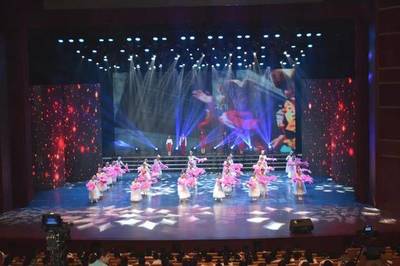 禮贊新中國 奮進新時代——鲅魚圈區教育系統舉行慶祝新中國成立70周年文藝匯演攝制紀實